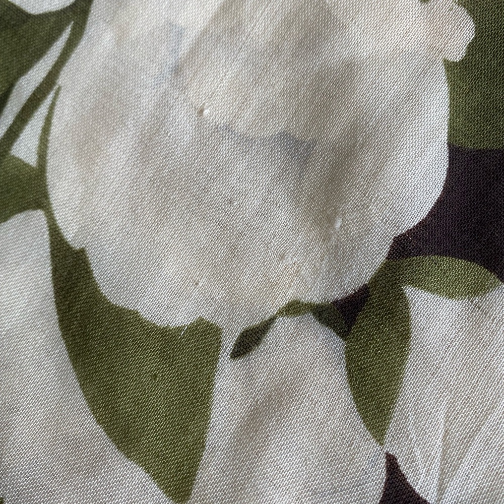 ❤️SOLD❤️ Authentic Vintage Chanel Large Scarf - Picture 9 of 10